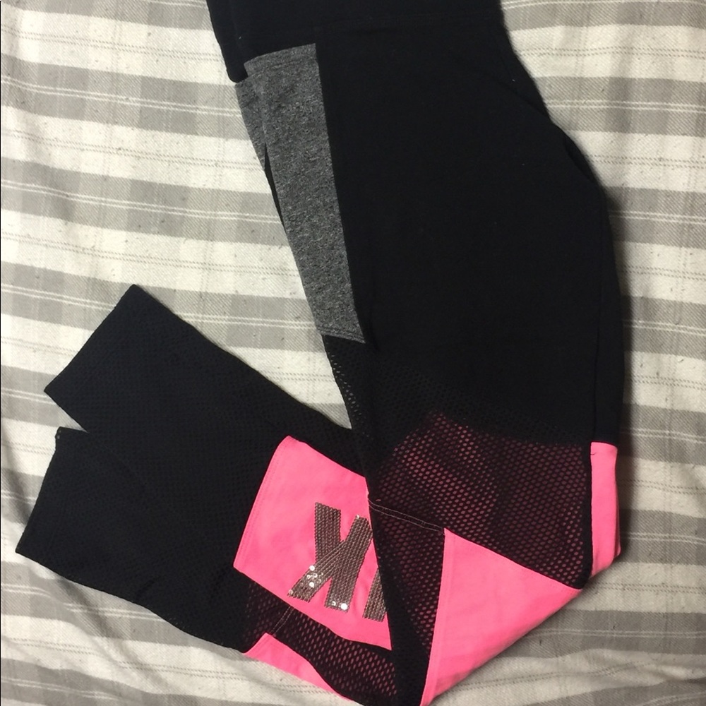 Victoria’s Pink leggings